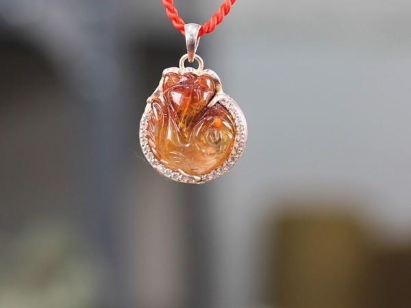 Những sản phẩm hồ ly bằng thạch anh dạng tóc màu nâu bạn nên sở hữu