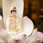 Nên Thờ Phật Quan Âm Đứng Hay Ngồi Là Chuẩn Nhất?