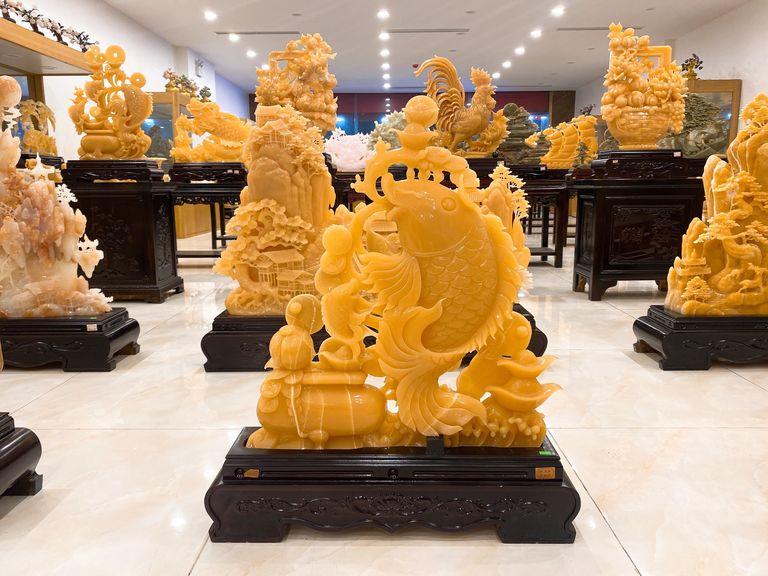Top 10 mẫu tượng cá chép bằng đá mang nhiều ý nghĩa may mắn, phát tài