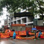 Dự án chung cư Athena Complex Pháp Vân 'vỡ' tiến độ, khách hàng đội mưa băng rôn đòi nhà