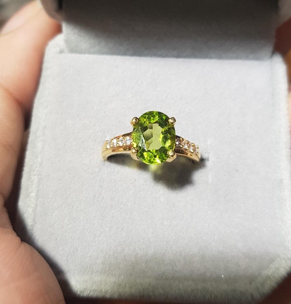 Nhẫn Đá Peridot cho người mệnh Hỏa