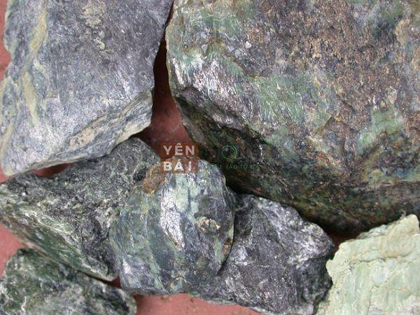 đá serpentine thô