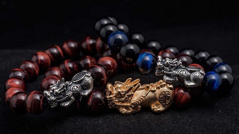 Vòng tay phong thủy là gì?