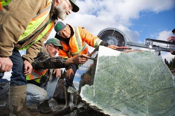 Phân tích thành phần của ngọc jade