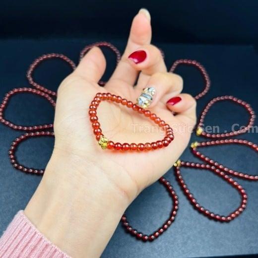 Vòng tay Đá garnet thạch lựu mix charm vàng mèo
